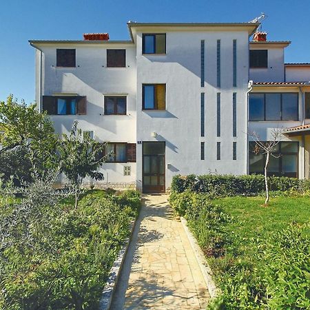 2 Bedroom Beautiful Apartment In Porec Exterior photo