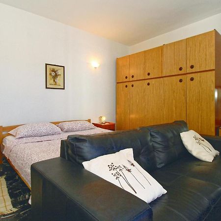 2 Bedroom Beautiful Apartment In Porec Exterior photo