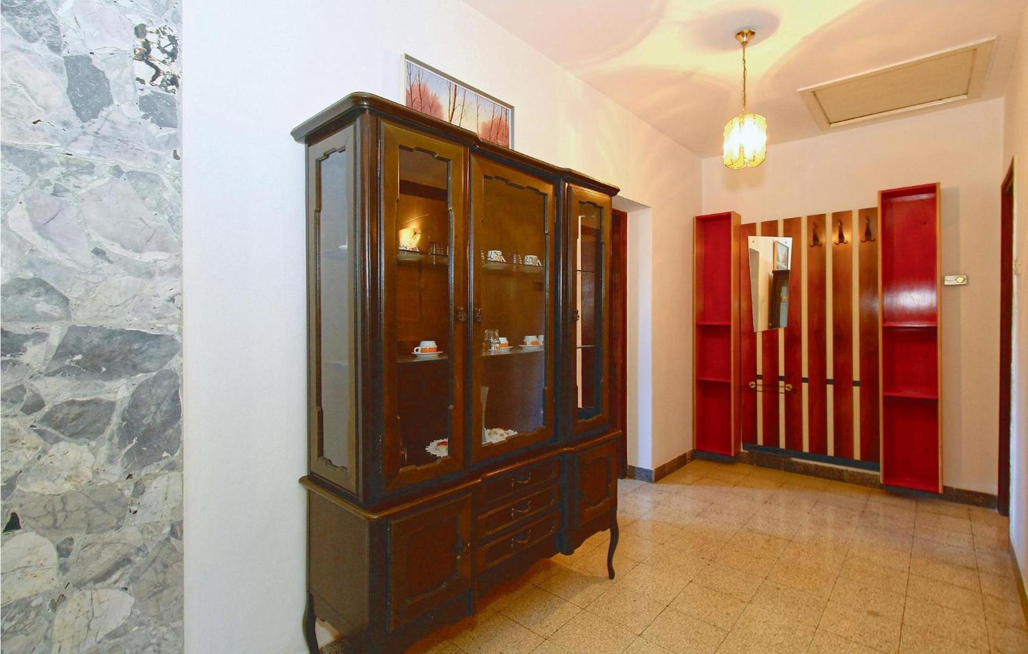 2 Bedroom Beautiful Apartment In Porec Exterior photo